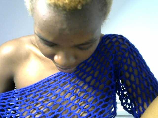 Juicygirl-1 live cam on BongaCams