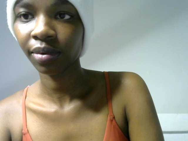 Juicygirl-1 live cam on BongaCams