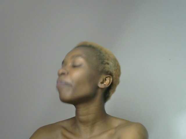 Juicygirl_ live cam on BongaCams