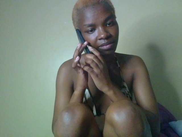 Juicygirl-1 live cam on BongaCams