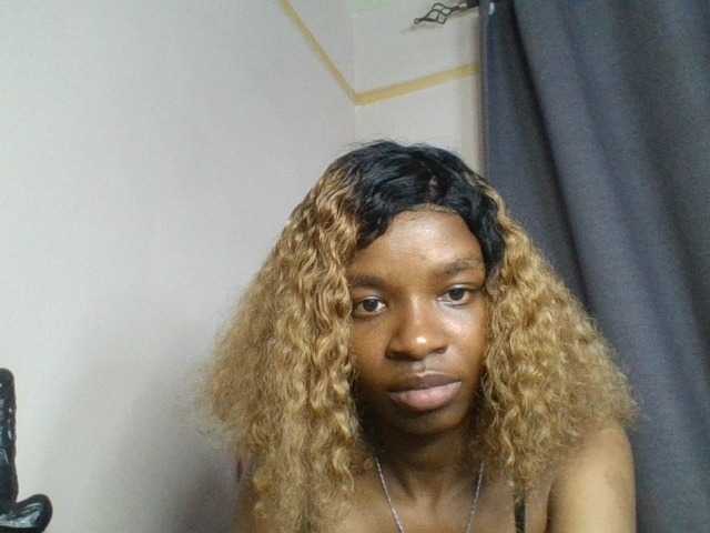 Juicygirl-1 live cam on BongaCams