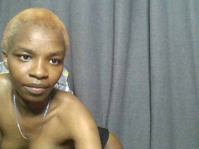 Juicygirl-1 live cam on BongaCams