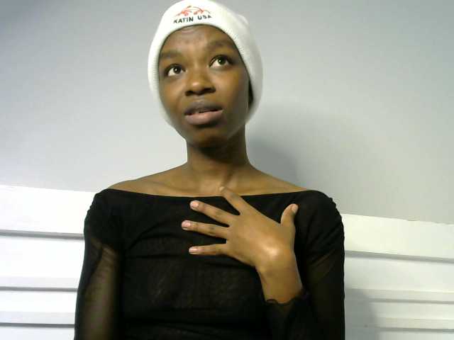 Juicygirl-1 live cam on BongaCams