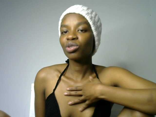 Juicygirl-1 live cam on BongaCams