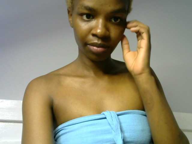 Juicygirl-1 live cam on BongaCams