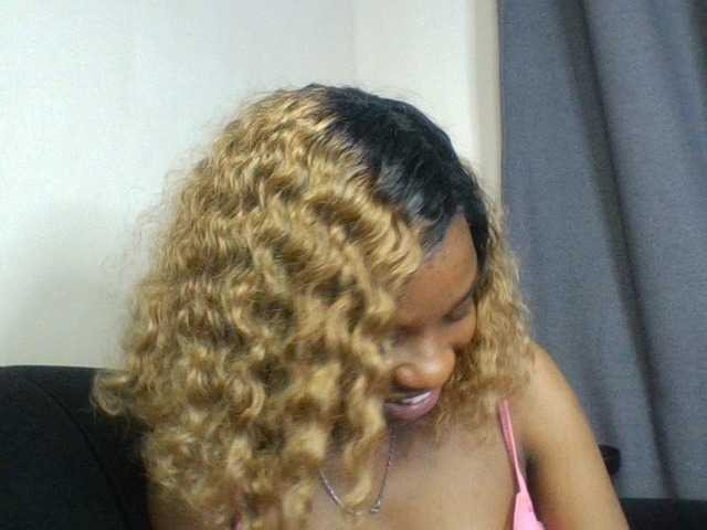 Juicygirl-1 live cam on BongaCams