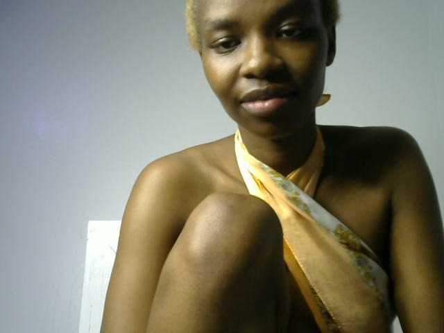 Juicygirl-1 live cam on BongaCams