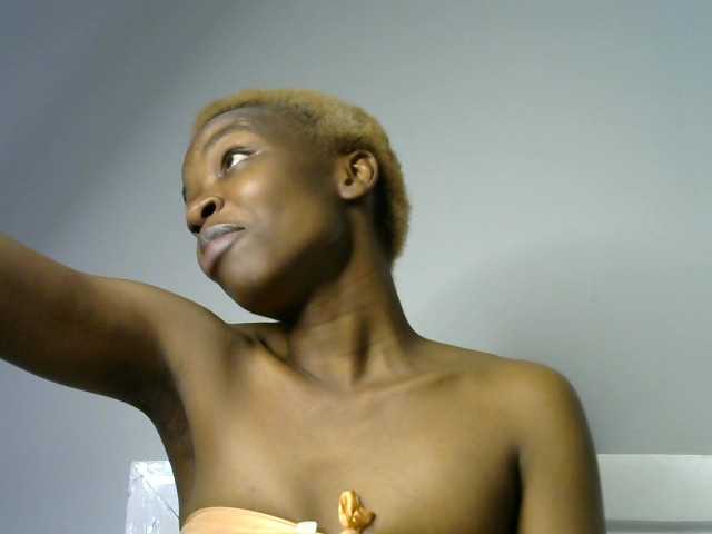 Juicygirl-1 live cam on BongaCams