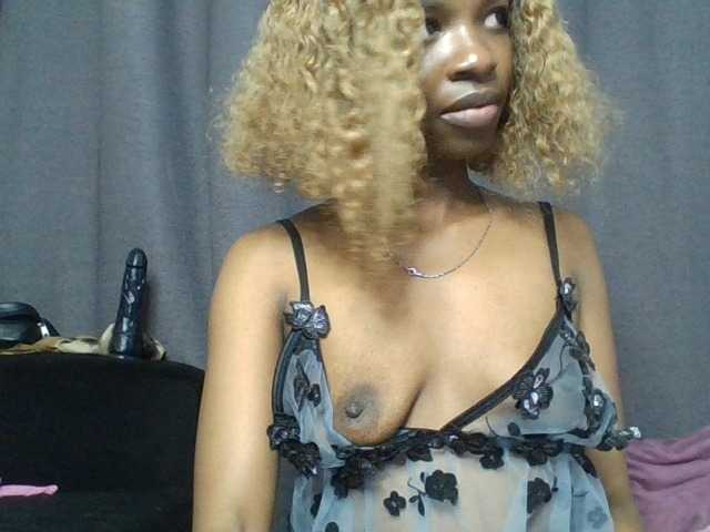 Juicygirl-1 live cam on BongaCams