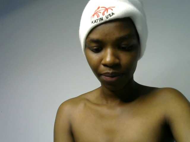 Juicygirl-1 live cam on BongaCams