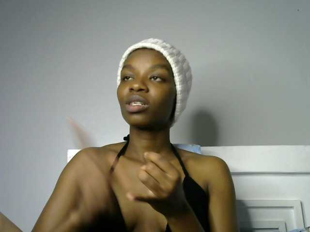 Juicygirl-1 live cam on BongaCams