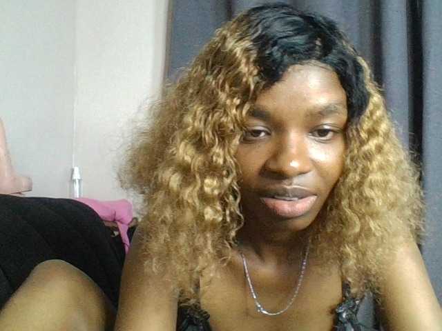 Juicygirl-1 live cam on BongaCams