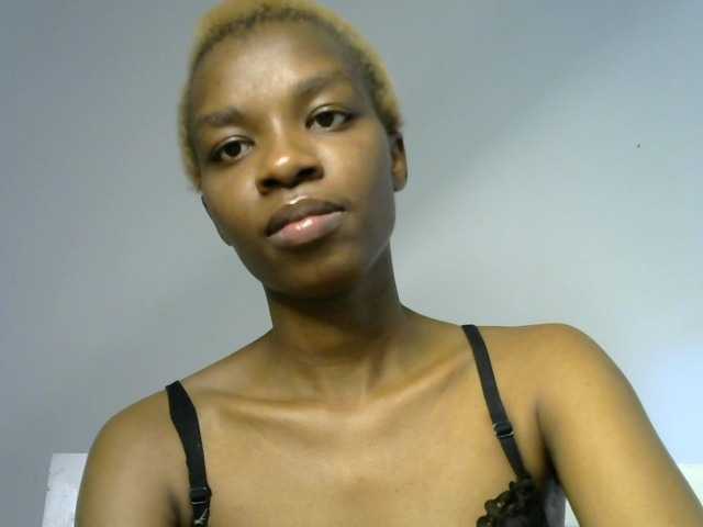 Juicygirl-1 live cam on BongaCams
