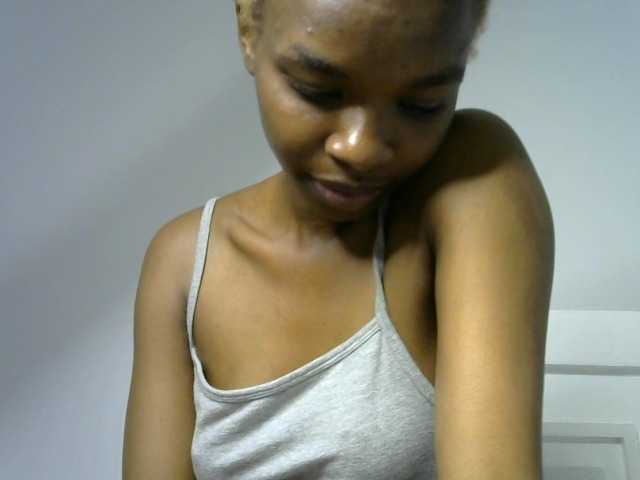 Juicygirl-1 live cam on BongaCams