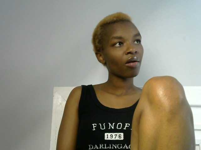 Juicygirl-1 live cam on BongaCams