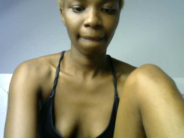 Juicygirl-1 live cam on BongaCams