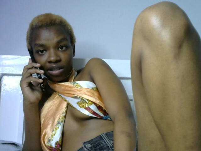 Juicygirl-1 live cam on BongaCams