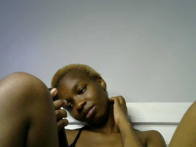 Juicygirl-1 live cam on BongaCams