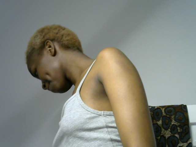 Juicygirl-1 live cam on BongaCams