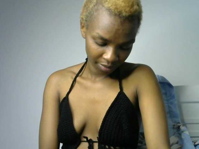 Juicygirl-1 live cam on BongaCams