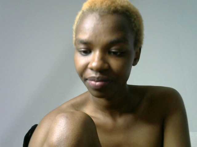 Juicygirl-1 live cam on BongaCams