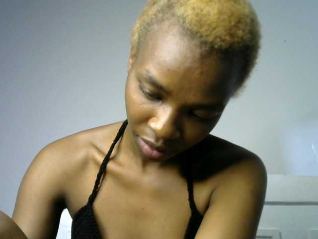 Juicygirl-1 live cam on BongaCams