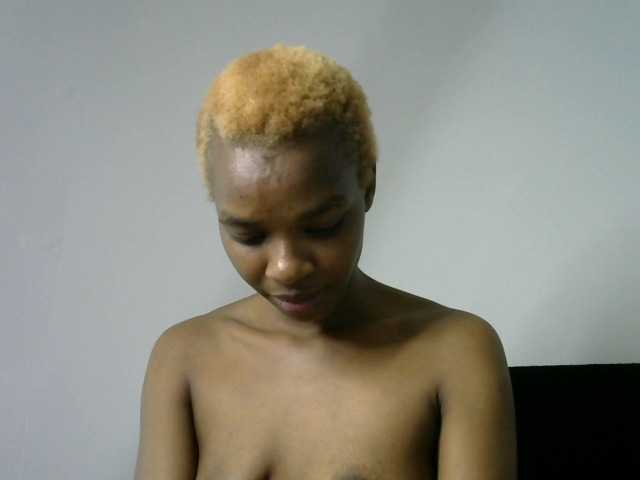 Juicygirl-1 live cam on BongaCams