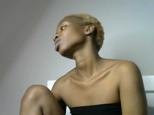 Juicygirl-1 live cam on BongaCams