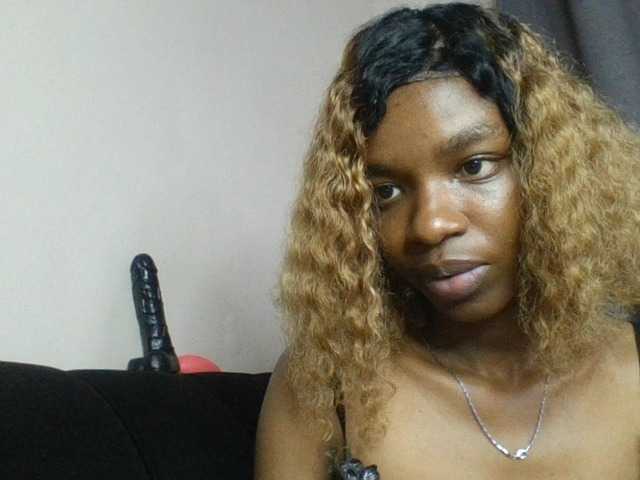 Juicygirl-1 live cam on BongaCams