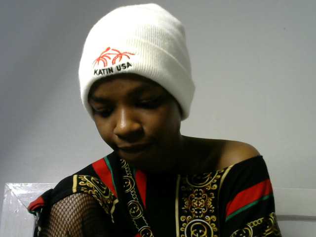 Juicygirl-1 live cam on BongaCams