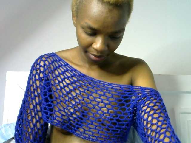 Juicygirl-1 live cam on BongaCams