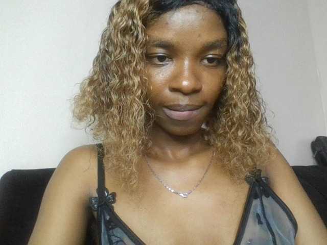 Juicygirl-1 live cam on BongaCams