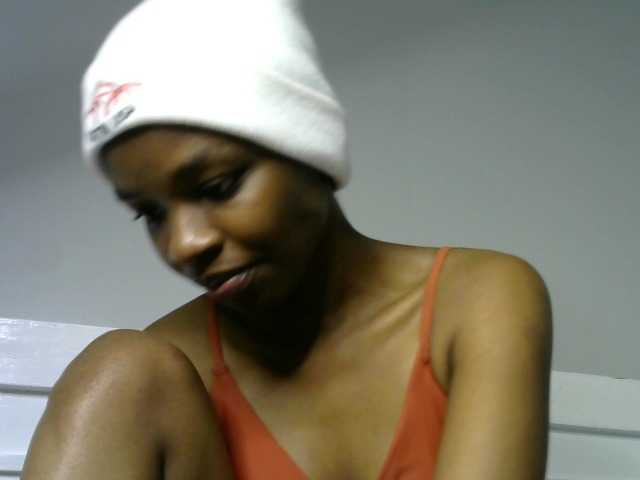 Juicygirl-1 live cam on BongaCams