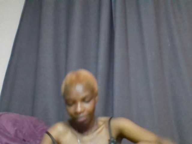Juicygirl-1 live cam on BongaCams