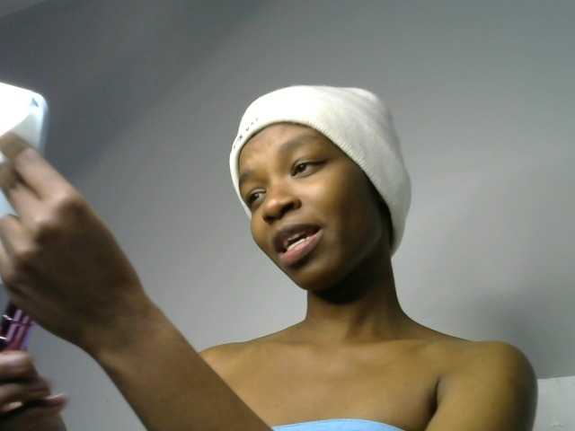 Juicygirl-1 live cam on BongaCams
