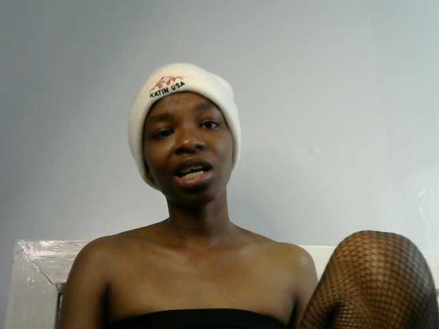 Juicygirl-1 live cam on BongaCams
