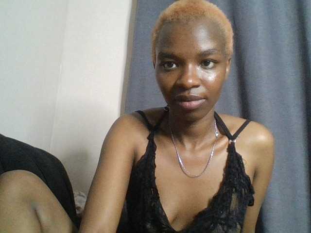 Juicygirl-1 live cam on BongaCams