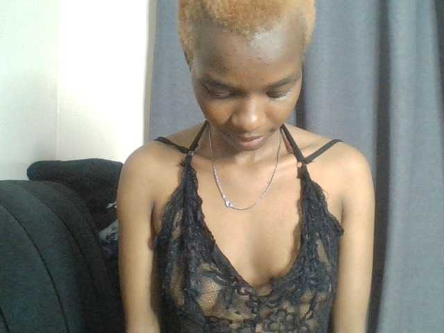 Juicygirl-1 live cam on BongaCams