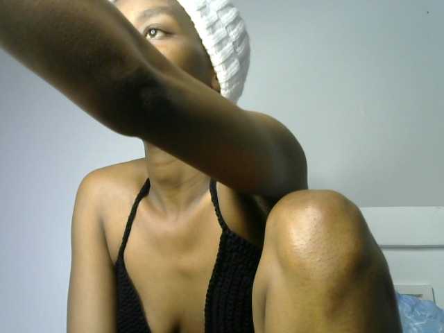 Juicygirl-1 live cam on BongaCams