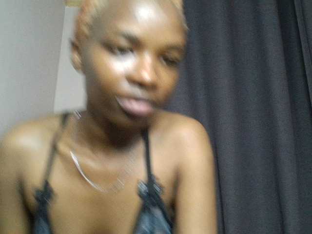 Juicygirl-1 live cam on BongaCams
