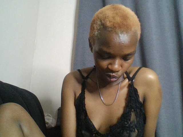 Juicygirl-1 live cam on BongaCams