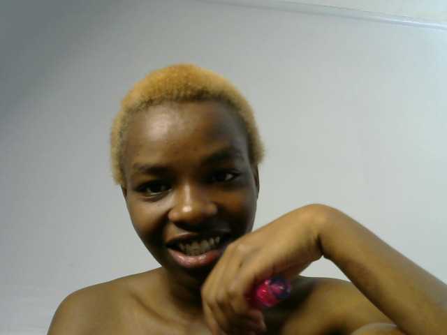 Juicygirl-1 live cam on BongaCams