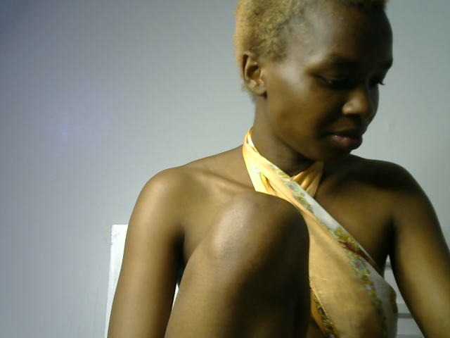 Juicygirl-1 live cam on BongaCams