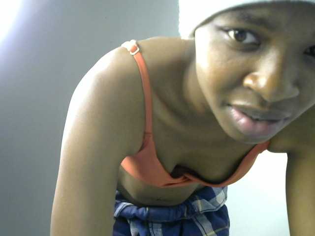 Juicygirl-1 live cam on BongaCams