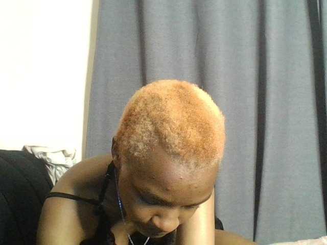 Juicygirl-1 live cam on BongaCams
