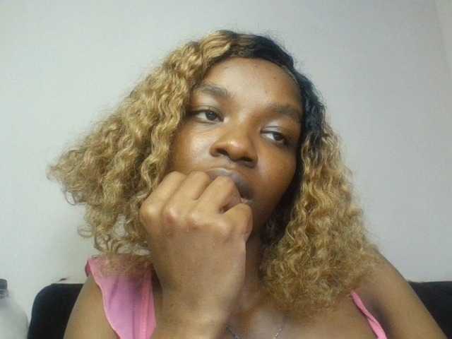 Juicygirl-1 live cam on BongaCams