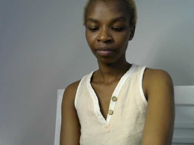 Juicygirl-1 live cam on BongaCams