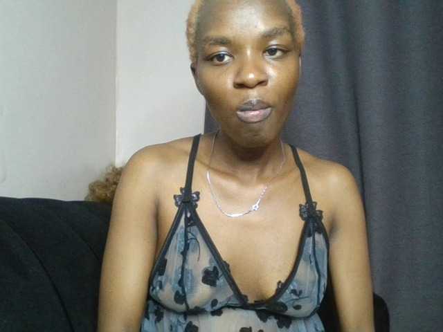 Juicygirl-1 live cam preview