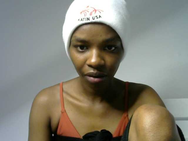 Juicygirl-1 live cam on BongaCams