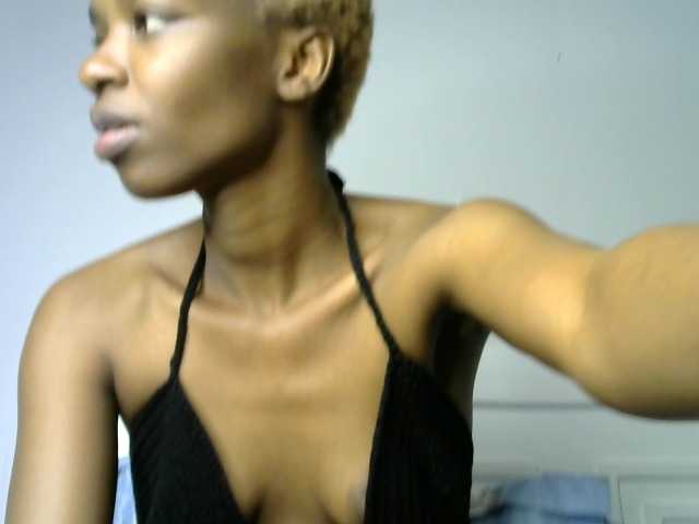 Juicygirl-1 live cam on BongaCams